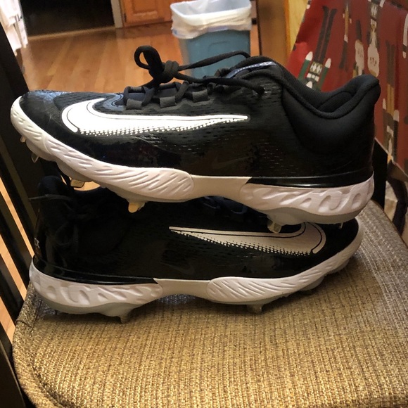 Nike Black and White Hurache elite 4 low baseball cleats - Picture 4 of 13